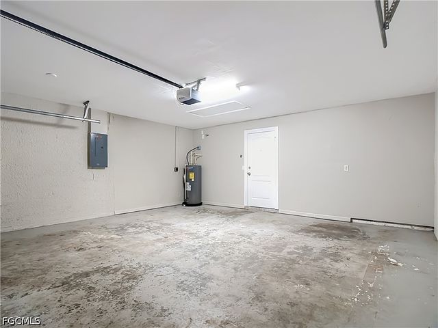 3027 38th ST SW, Lehigh Acres, FL 33976