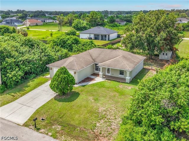 3027 38th ST SW, Lehigh Acres, FL 33976