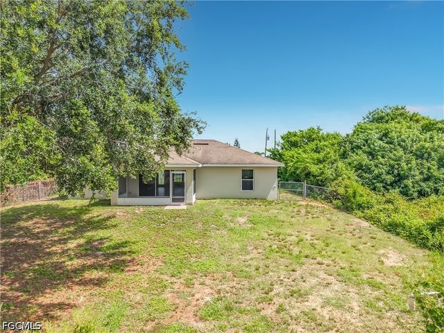 3027 38th ST SW, Lehigh Acres, FL 33976
