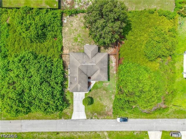 3027 38th ST SW, Lehigh Acres, FL 33976