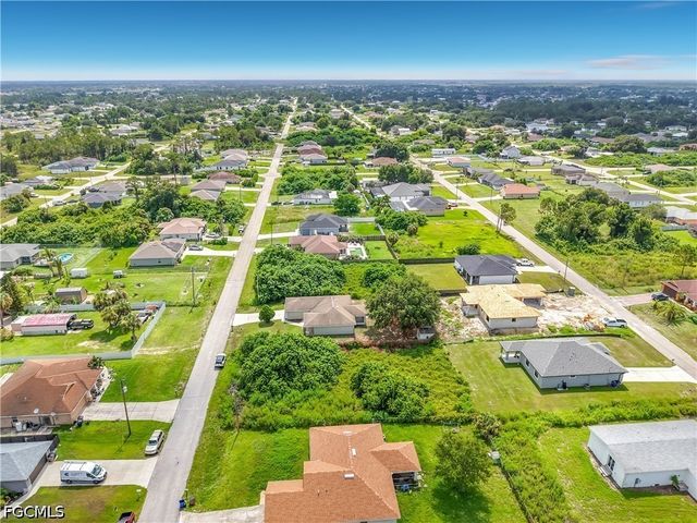 3027 38th ST SW, Lehigh Acres, FL 33976