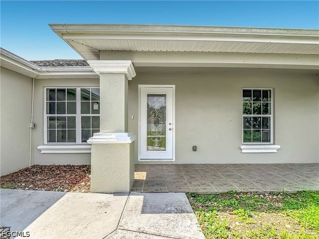 3027 38th ST SW, Lehigh Acres, FL 33976