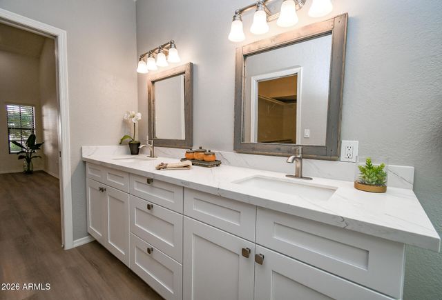 5518 E PARADISE Drive, Scottsdale, AZ 85254