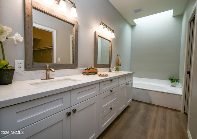 5518 E PARADISE Drive, Scottsdale, AZ 85254