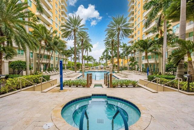 625 Casa Loma Boulevard Lower Penthouse 9 Unit 1509 Lower Penthouse 9 Unit 1, Boynton Beach, FL 33435