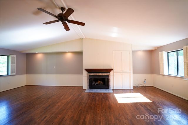 262 Rooster Cove, Brevard, NC 28712