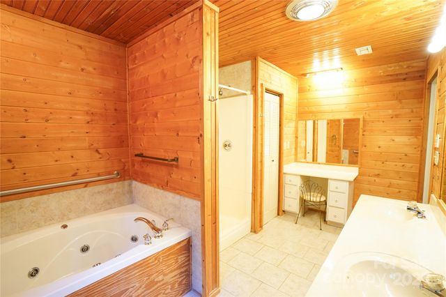 262 Rooster Cove, Brevard, NC 28712