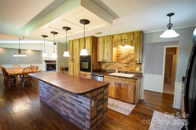 262 Rooster Cove, Brevard, NC 28712