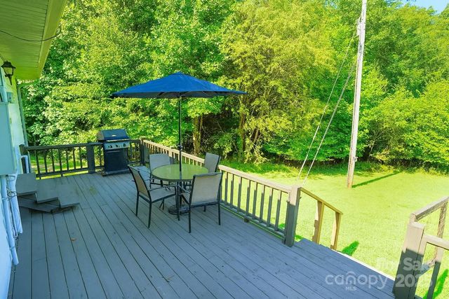 262 Rooster Cove, Brevard, NC 28712