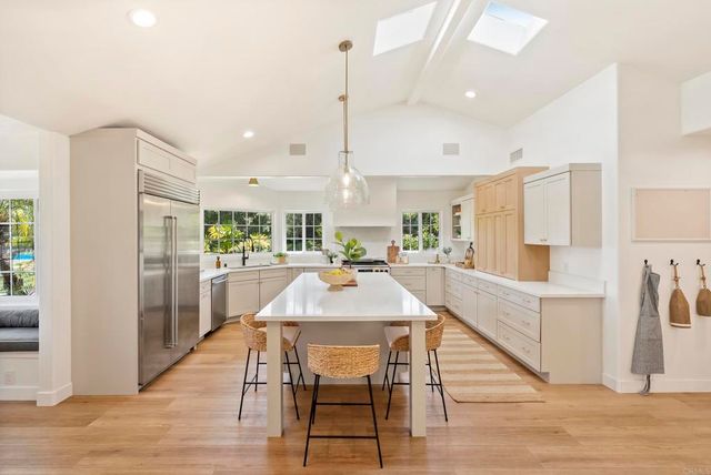 1102 Fleetridge Drive, San Diego, CA 92106