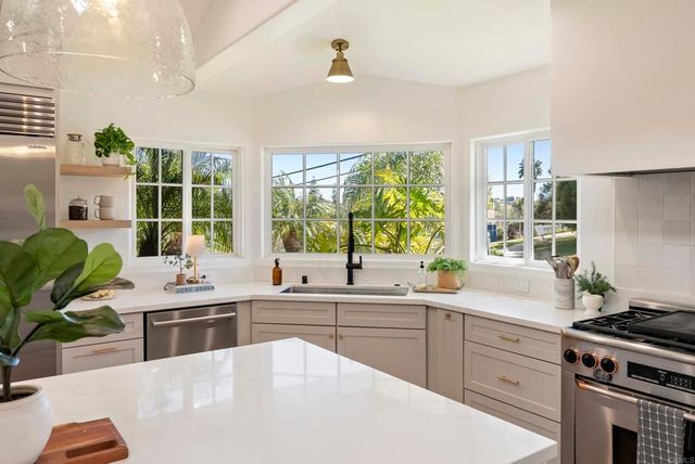 1102 Fleetridge Drive, San Diego, CA 92106