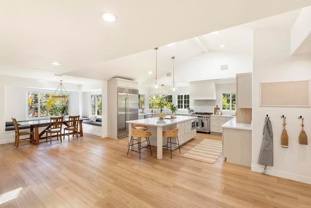 1102 Fleetridge Drive, San Diego, CA 92106