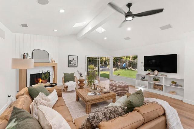 1102 Fleetridge Drive, San Diego, CA 92106