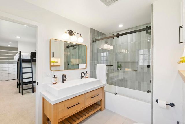 1102 Fleetridge Drive, San Diego, CA 92106