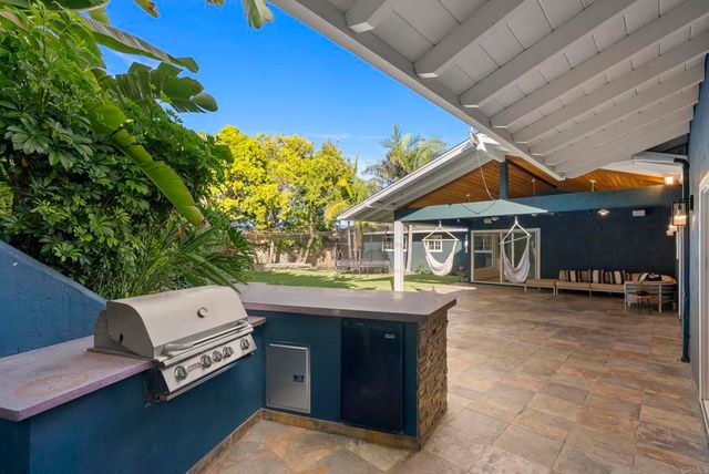 1102 Fleetridge Drive, San Diego, CA 92106