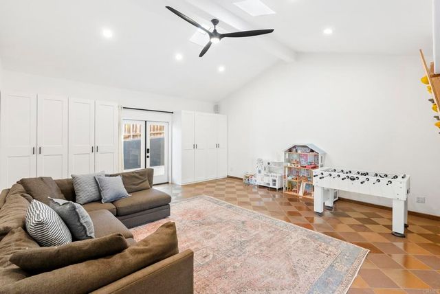 1102 Fleetridge Drive, San Diego, CA 92106