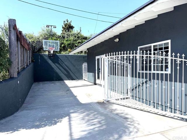 1102 Fleetridge Drive, San Diego, CA 92106