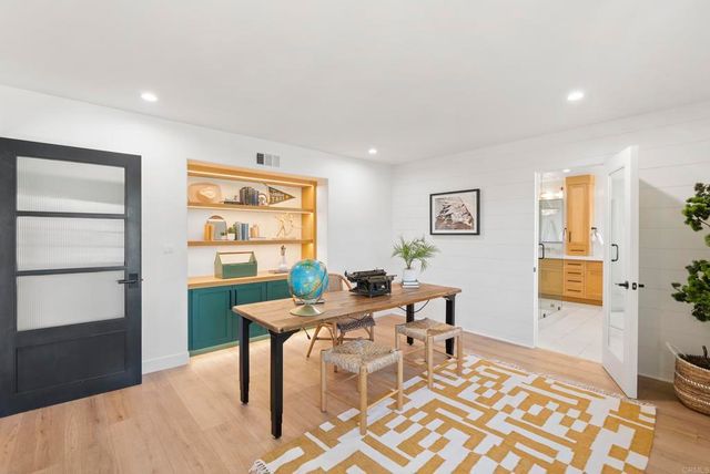 1102 Fleetridge Drive, San Diego, CA 92106