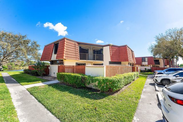 3827 Victoria Drive, West Palm Beach, FL 33406