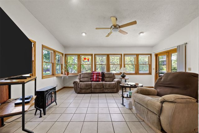 1828 NE Shady Ln, North Liberty, IA 52317