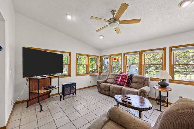 1828 NE Shady Ln, North Liberty, IA 52317