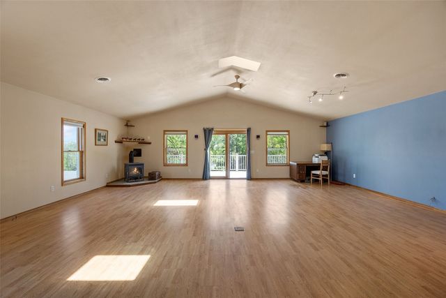 1828 NE Shady Ln, North Liberty, IA 52317
