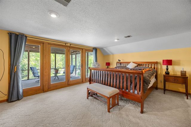 1828 NE Shady Ln, North Liberty, IA 52317