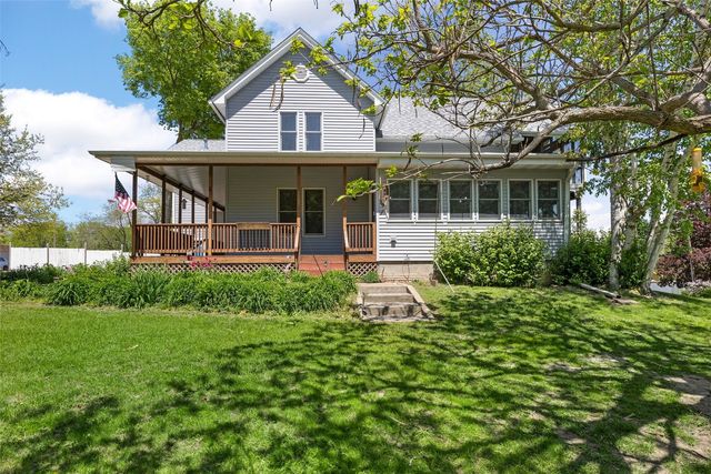 1828 NE Shady Ln, North Liberty, IA 52317