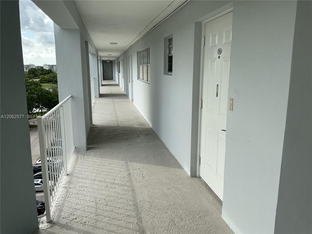 3010 N Course Dr 712, Pompano Beach, FL 33069