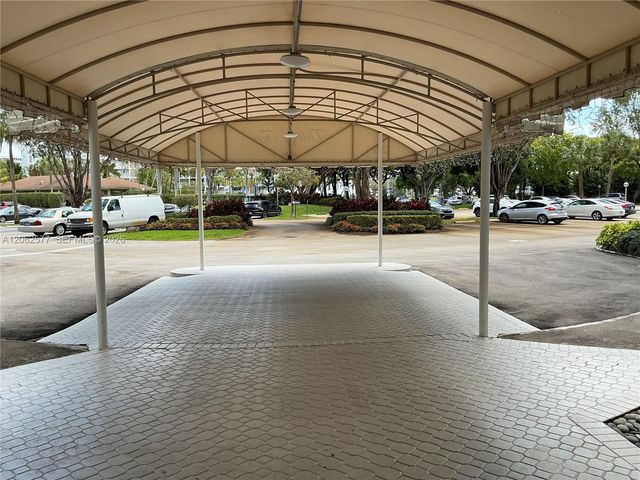 3010 N Course Dr 712, Pompano Beach, FL 33069
