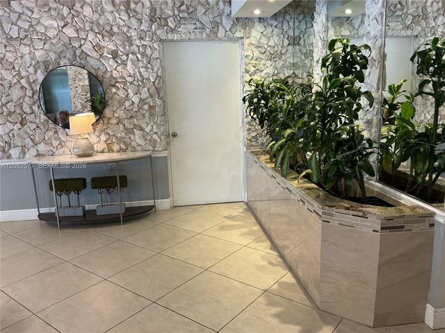 3010 N Course Dr 712, Pompano Beach, FL 33069