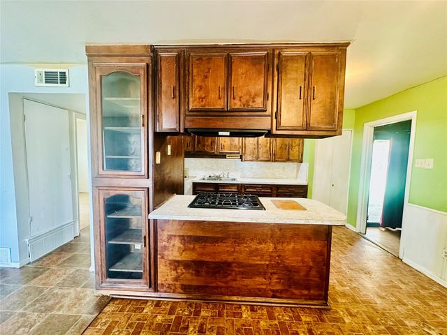 2567 Wood Valley Drive, Dallas, TX 75211