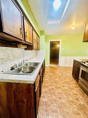 2567 Wood Valley Drive, Dallas, TX 75211