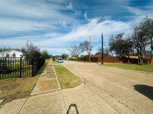 2567 Wood Valley Drive, Dallas, TX 75211