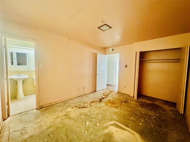 2567 Wood Valley Drive, Dallas, TX 75211