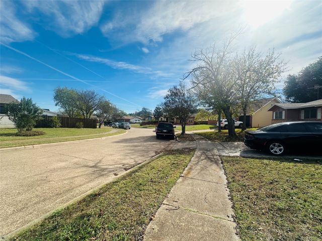 2567 Wood Valley Drive, Dallas, TX 75211