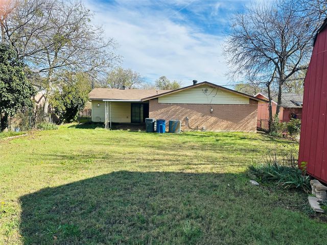 2567 Wood Valley Drive, Dallas, TX 75211