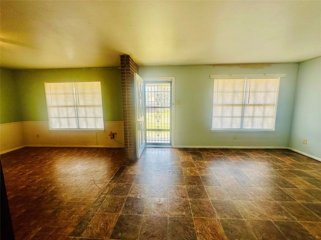 2567 Wood Valley Drive, Dallas, TX 75211