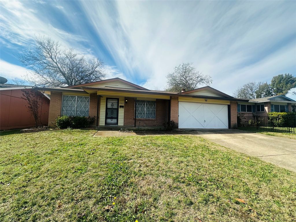 2567 Wood Valley Drive, Dallas, TX 75211