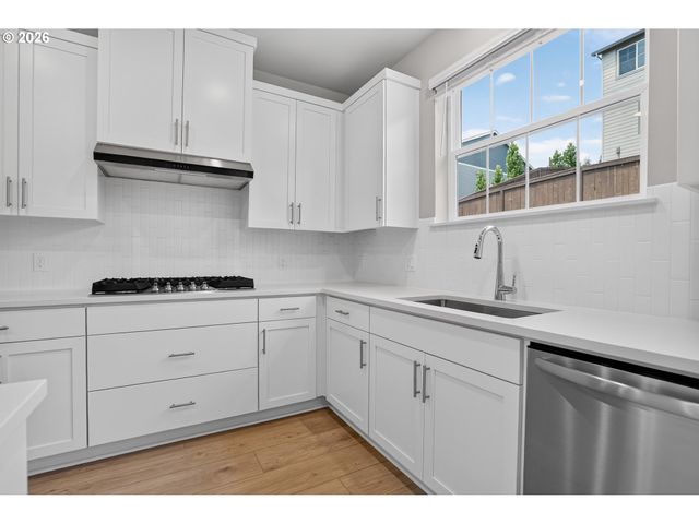 16833 Sw LORIKEET Ln, Beaverton, OR 97007