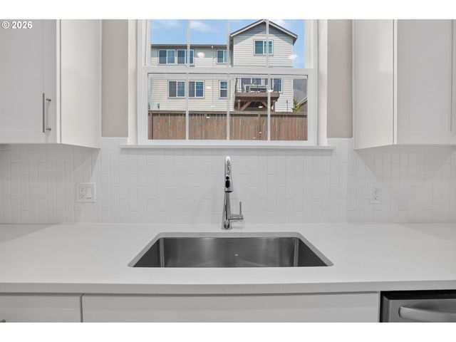 16833 Sw LORIKEET Ln, Beaverton, OR 97007