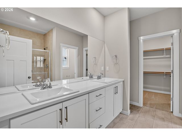 16833 Sw LORIKEET Ln, Beaverton, OR 97007