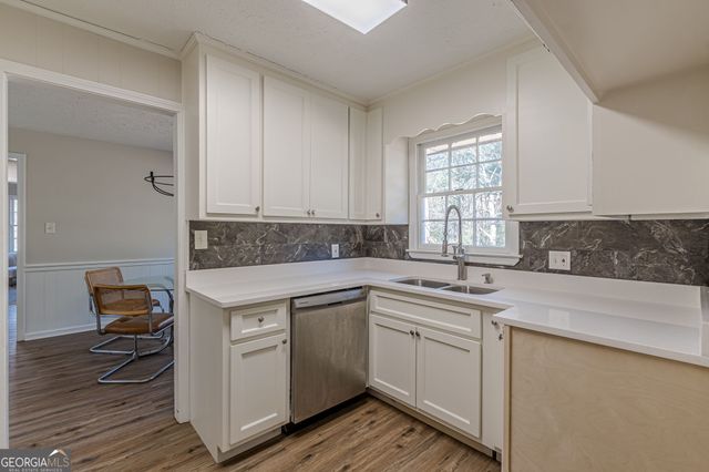 9178 Lakeview Drive, Covington, GA 30014