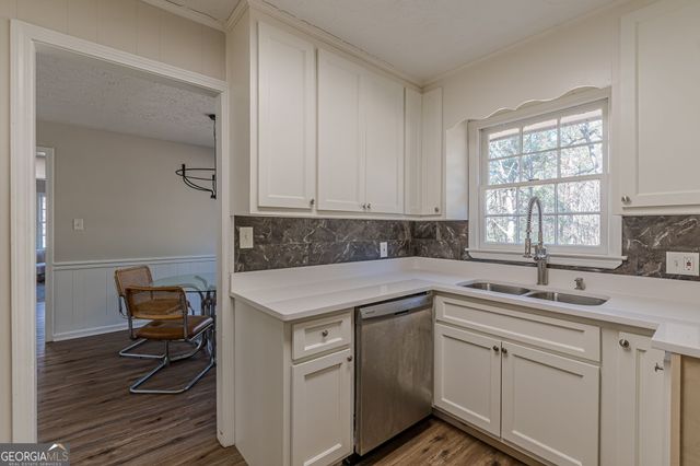 9178 Lakeview Drive, Covington, GA 30014