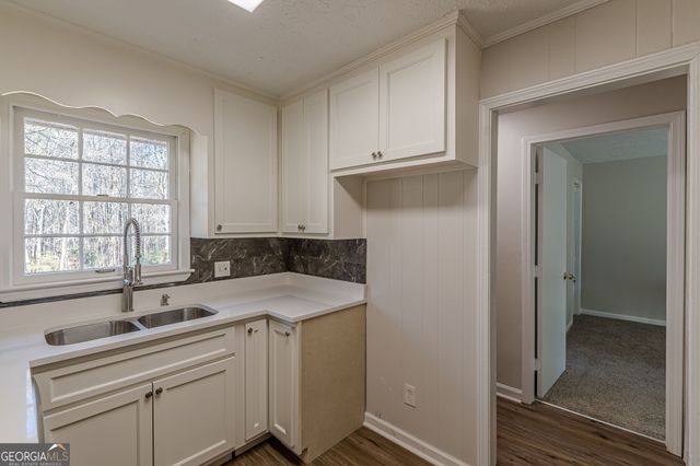 9178 Lakeview Drive, Covington, GA 30014