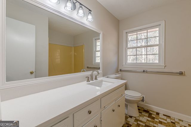 9178 Lakeview Drive, Covington, GA 30014