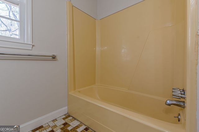 9178 Lakeview Drive, Covington, GA 30014