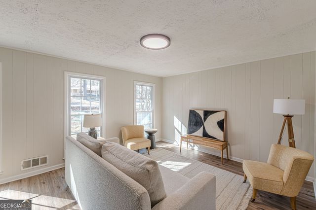 9178 Lakeview Drive, Covington, GA 30014