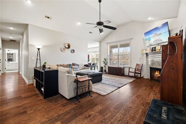 510 Grandview Drive, Prairie Grove, AR 72753