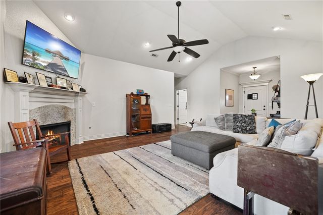 510 Grandview Drive, Prairie Grove, AR 72753